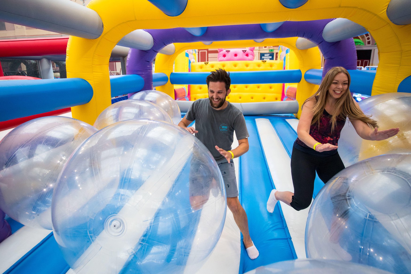 Bouncy Games un parcours gonflable de 3.000 mètres carrés en plein