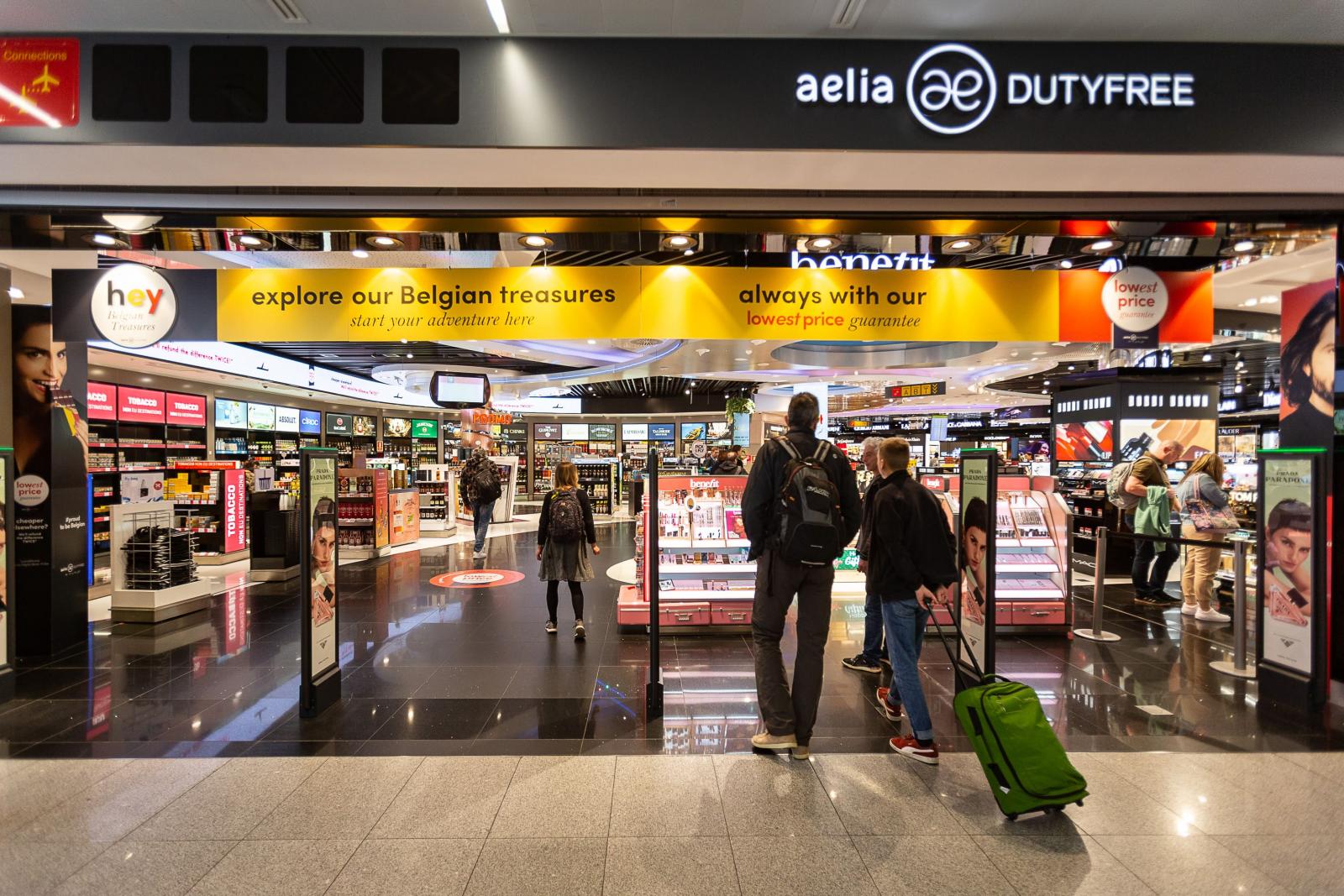 Aeroporto: prodotti da evitare nei negozi duty-free