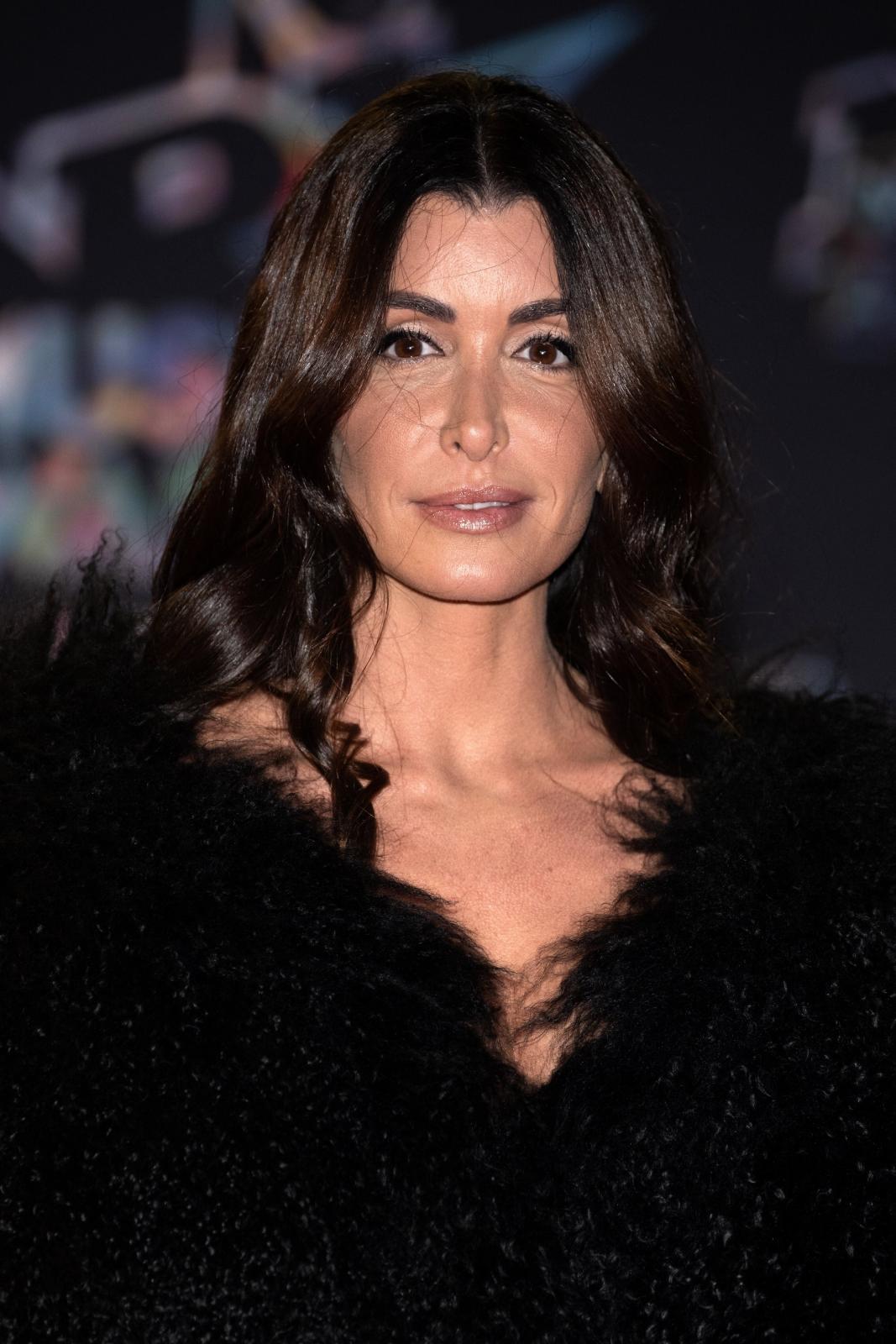Mode : Jenifer fait sensation dans une robe blanche, voici son prix | Max