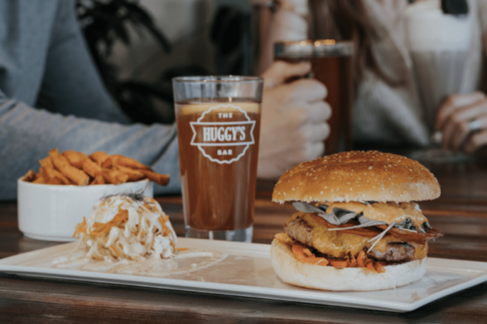 Un restaurant de burger Huggy’s Bar débarque enfin dans le Brabant ...